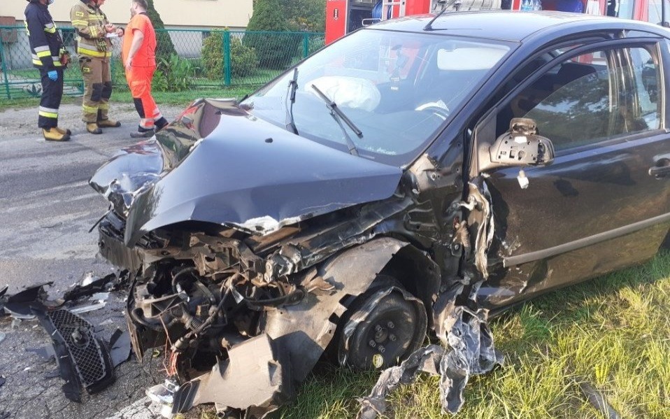 Przemęczenie kierowcy przyczyną groźnej kolizji - InfoBrzeszcze.pl