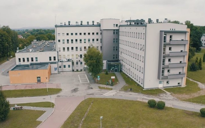Wstrzymane przyjęcia na trzy szpitalne oddziały - InfoBrzeszcze.pl