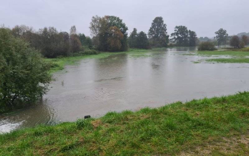 Pierwsza interwencję strażaków związane z długotrwałymi opadami deszczu - InfoBrzeszcze.pl