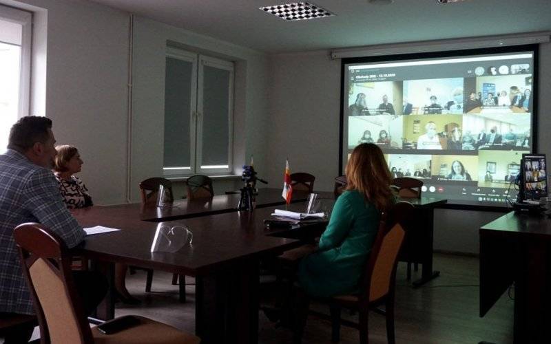 Podziękowania i nagrody dla nauczycieli od władz Powiatu Oświęcimskiego - InfoBrzeszcze.pl