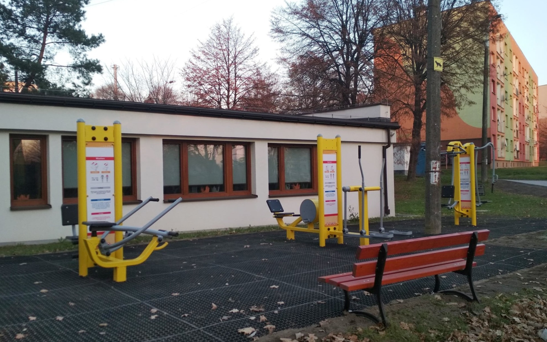 Kolejna zewnętrzna siłownia oddana do użytku - InfoBrzeszcze.pl