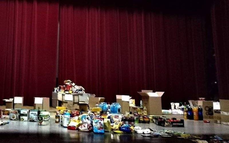 Akcja charytatywna "Świąteczna paczka" - InfoBrzeszcze.pl