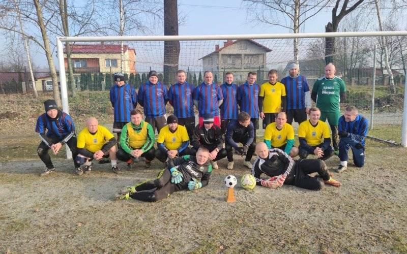 W Jawiszowicach rozegrali tradycyjny, noworoczny mecz - InfoBrzeszcze.pl