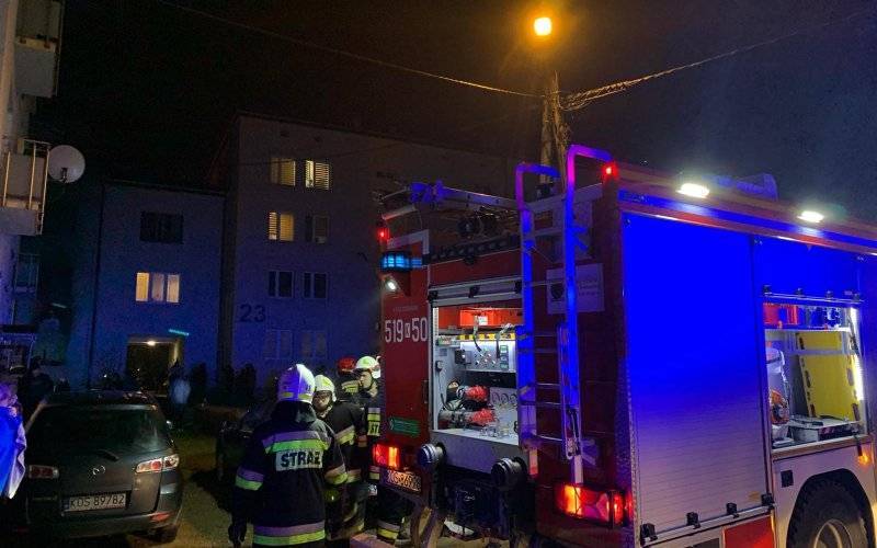 Pożar mieszkania w Brzeszczach - FILM, ZDJĘCIA! - InfoBrzeszcze.pl