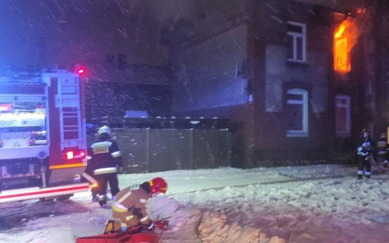 Podpalił mieszkanie, bo chciał "zabić potwory"... . Mężczyzna trafił do aresztu - InfoBrzeszcze.pl