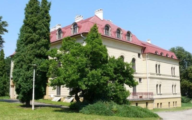 Zarząd Powiatu w Oświęcimiu ogłosił przetarg na sprzedaż atrakcyjnie położonych nieruchomości w centrum Oświęcimia i Grojca. - InfoBrzeszcze.pl