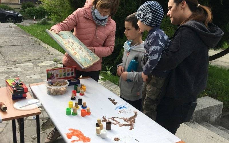 Truchtem przez świat. Do Biblioteki powróciły 'Spacerki literackie' - InfoBrzeszcze.pl