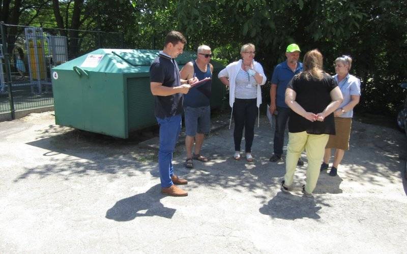 Budowa drogi pożarowej przy SP nr 1 w Brzeszczach - InfoBrzeszcze.pl