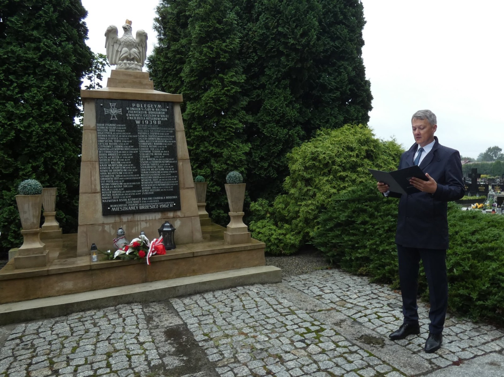 Upamiętnienie 82. rocznicy wybuchu II wojny światowej - InfoBrzeszcze.pl