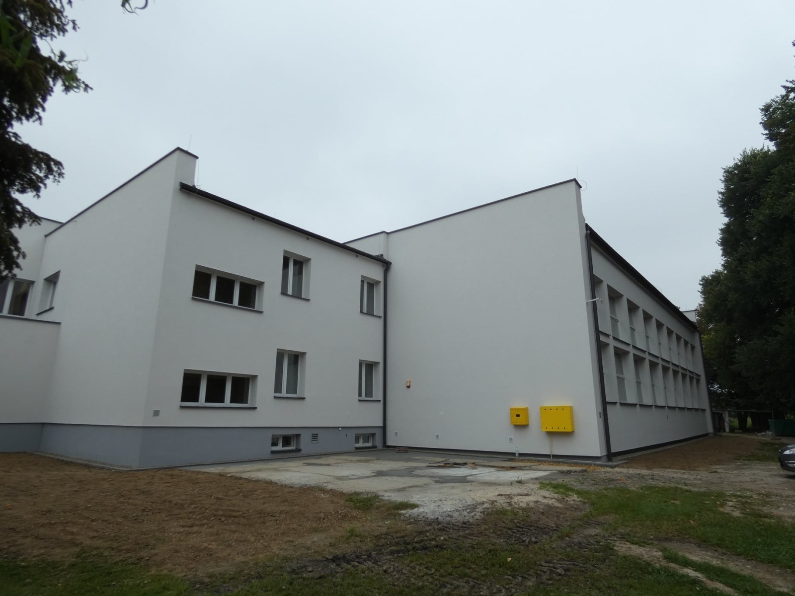 Trwają roboty budowlane w Szkole Podstawowej w Skidziniu - InfoBrzeszcze.pl