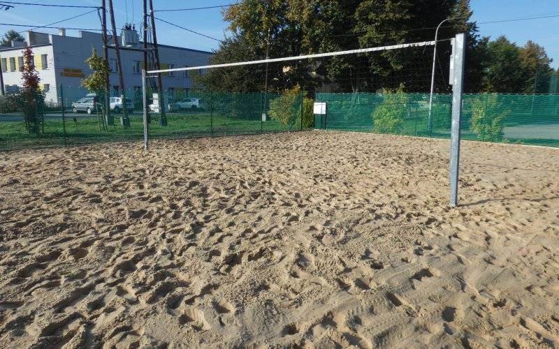 W Wilczkowicach odnowiono boisko do siatkówki plażowej - InfoBrzeszcze.pl