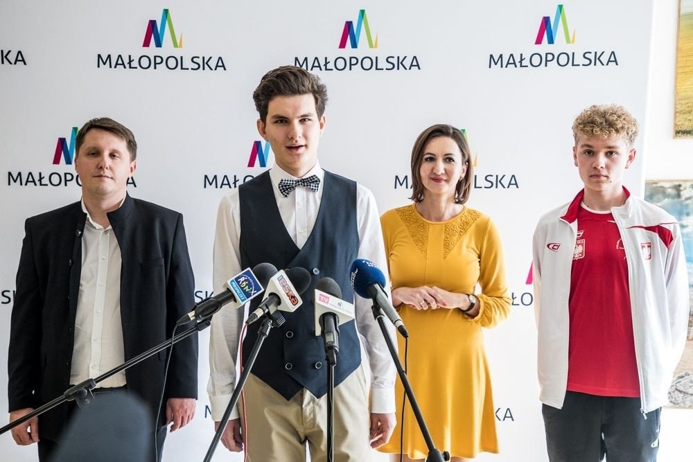 Stypendia pozwolą rozwijać talenty i wzbogacać wiedzę - InfoBrzeszcze.pl