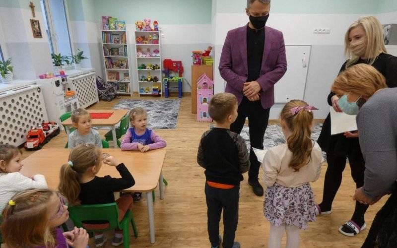 Pierwszy dzień zajęć w nowych salach w Przedszkolu w Skidziniu - InfoBrzeszcze.pl
