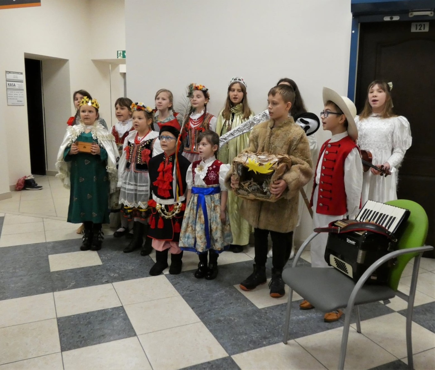 Kolędnicy z wizytą w Urzędzie Gminy - InfoBrzeszcze.pl