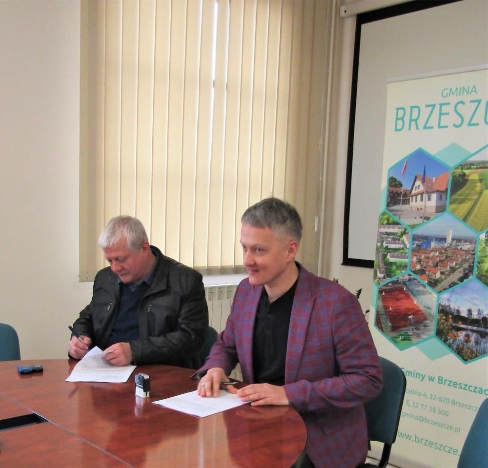 Basenie "Pod Platanem" z nowym dachem - InfoBrzeszcze.pl