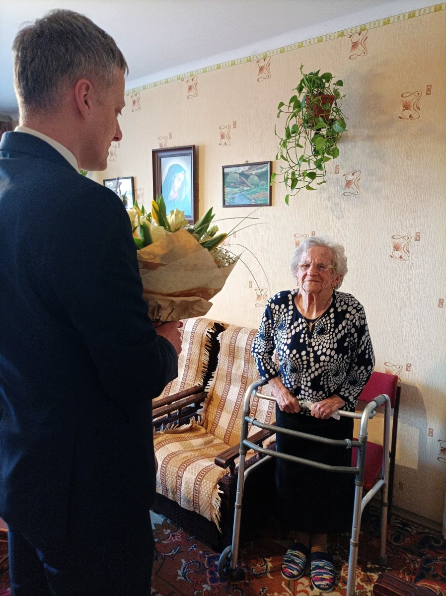 Gratulacje i życzenia dla stulatki - InfoBrzeszcze.pl