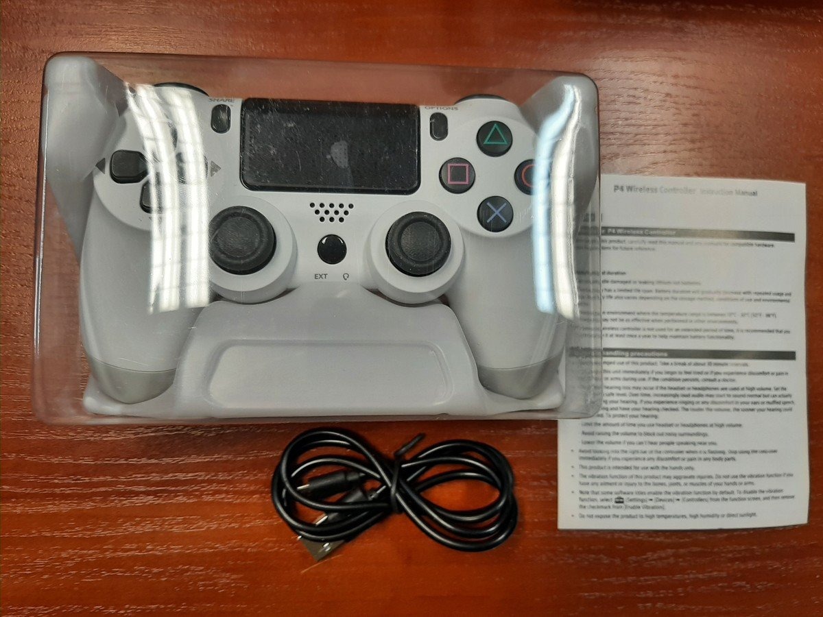 Policjanci zatrzymali sprzedawcę podrobionych gamepadów z Brzeszcz - InfoBrzeszcze.pl