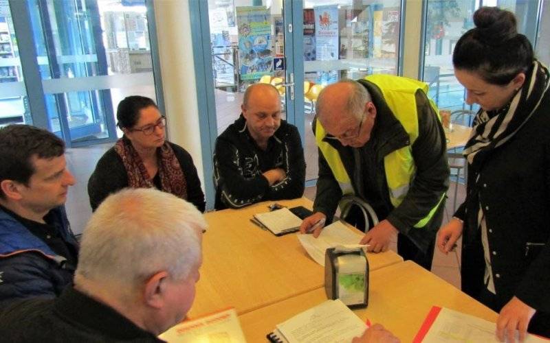 Remont dachu "Basenu pod Platanem" - rozpoczęcie robót - InfoBrzeszcze.pl