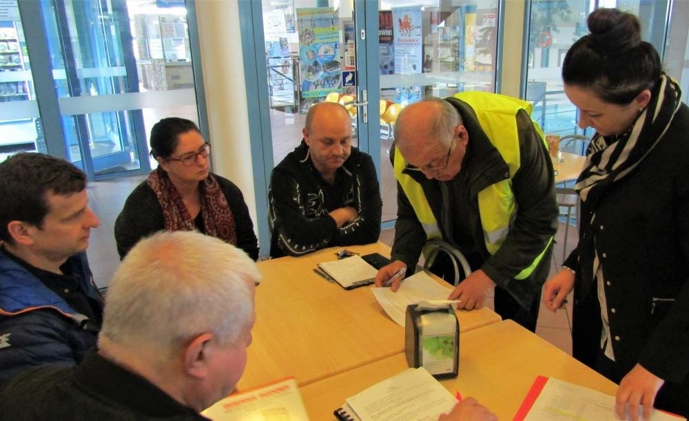 Remont dachu "Basenu pod Platanem" - rozpoczęcie robót - InfoBrzeszcze.pl