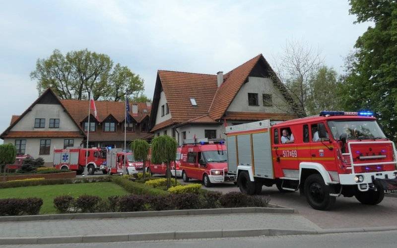 Strażacka parada w Dniu Strażaka - InfoBrzeszcze.pl