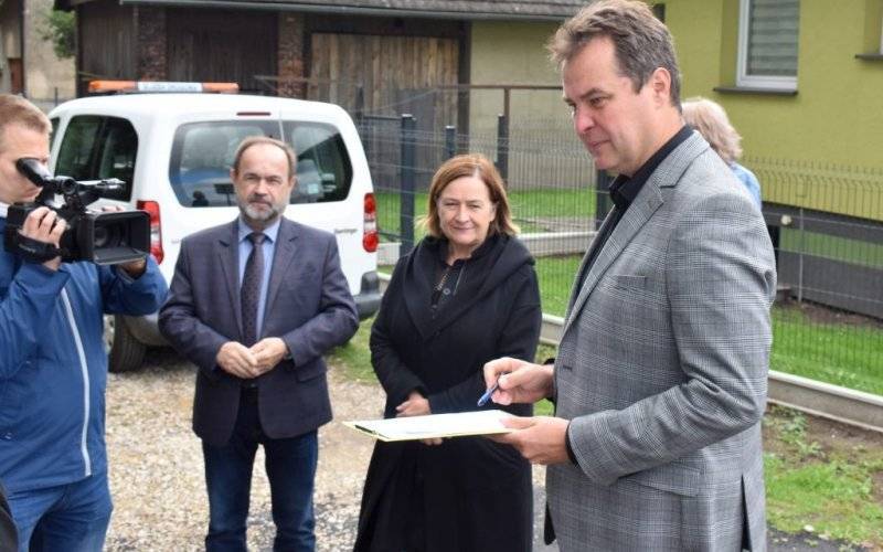 Odwodnienie drogi powiatowej w Jawiszowicach - InfoBrzeszcze.pl