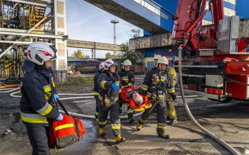 Ćwiczenia ratowniczo-gaśnicze na terenie ZG Brzeszcze -FOTO- InfoBrzeszcze.pl