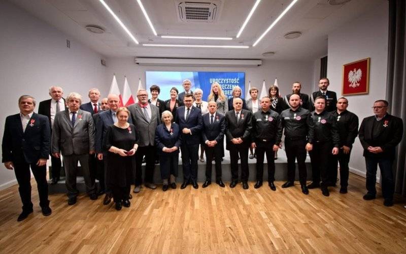 Prezydent RP odznaczył medalami ratowników ZSR z Jawiszowic - InfoBrzeszcze.pl