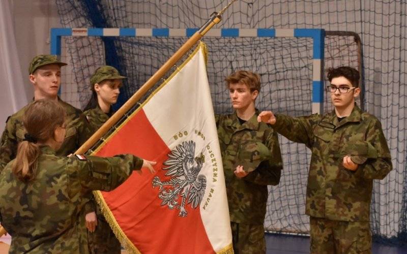 Ślubowanie kadetów w powiatowej „Szóstce” - InfoBrzeszcze.pl