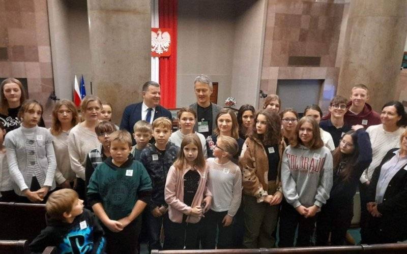 Wizyta w sejmie RP młodzieżowego parlamentu Gminy Brzeszcze - InfoBrzeszcze.pl