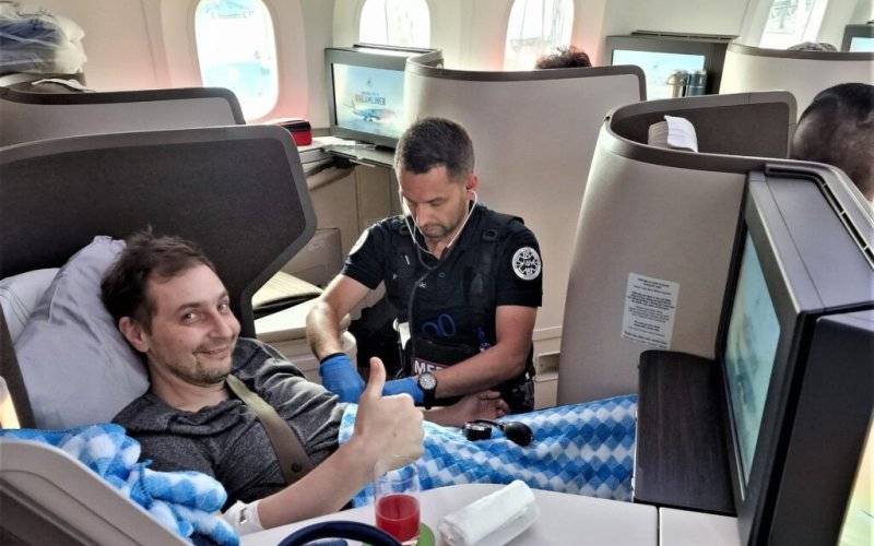 Medycy z Jawiszowic ewakuowali polskich turystów z Wietnamu - InfoBrzeszcze.pl