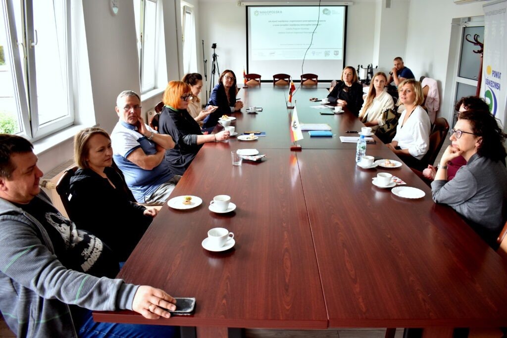 Powiat Oświęcimski przykładem dobrej współpracy z organizacjami samorządowymi - InfoBrzeszcze.pl