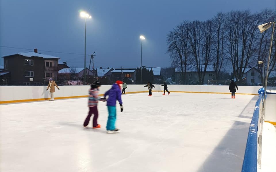 Poszalej na tafli... Lodowisku już czynne! - InfoBrzeszcze.pl