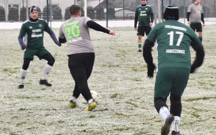 W Jawiszowicach rozegrali tradycyjny noworoczny mecz - InfoBrzeszcze.pl