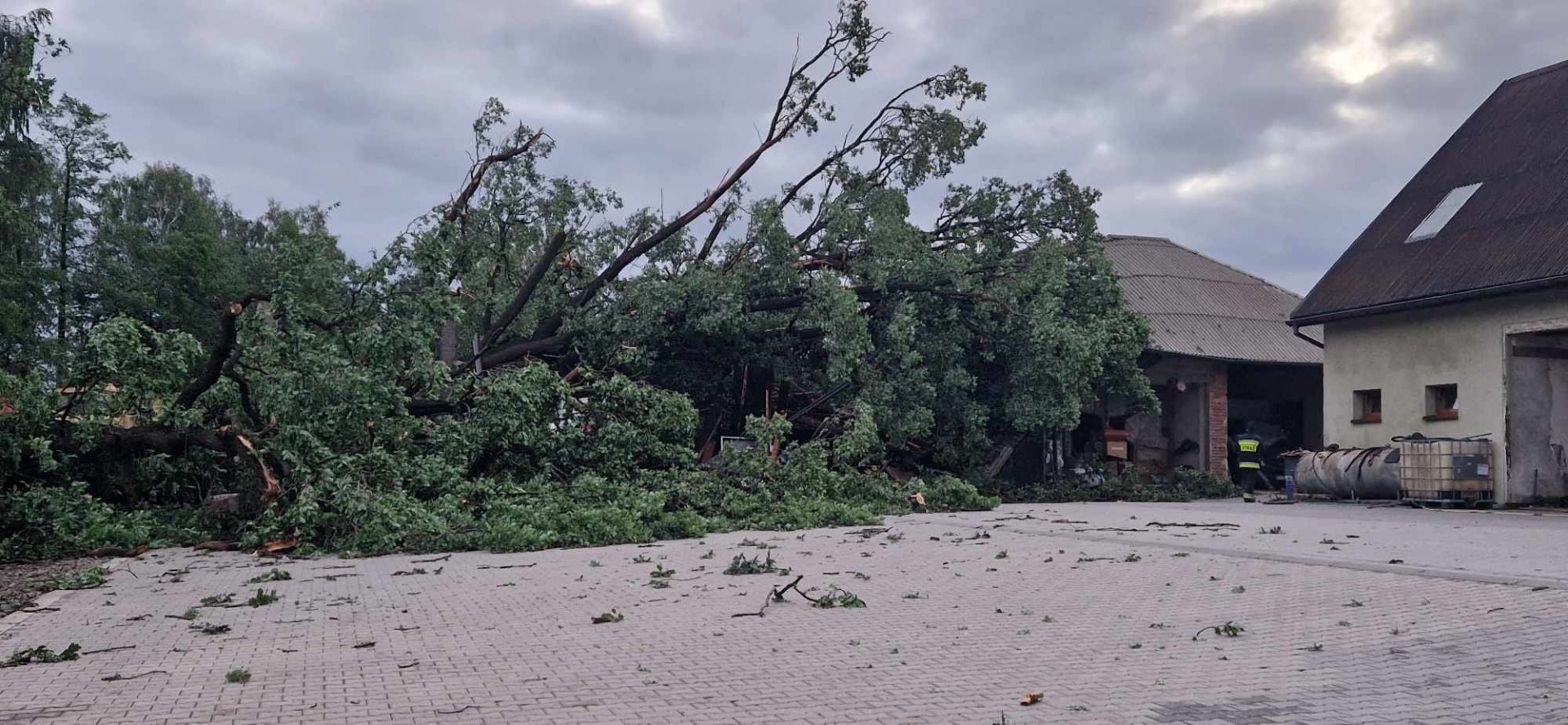 Apel o pomoc dla poszkodowanych w nawałnicach - InfoBrzeszcze.pl