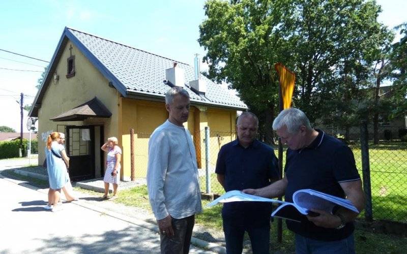 Przekazanie placu budowy dla projektu "Sołtysówka Przecieszyn" - rusza pełna realizacja inwestycji - InfoBrzeszcze.pl