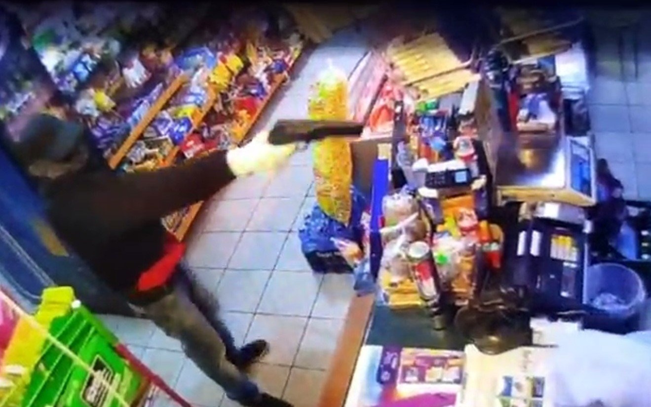 Napad na sklep i szybka reakcja policji: Podejrzani w areszcie - InfoBrzeszcze.pl