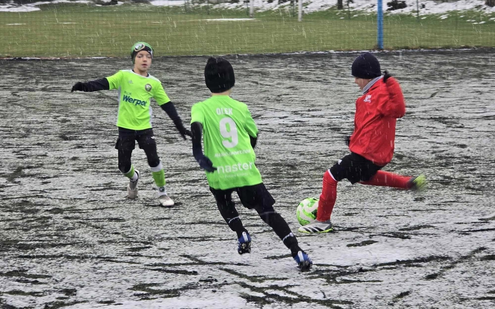Mroźny sparing jawiszowickich Żaków - InfoBrzeszcze.pl