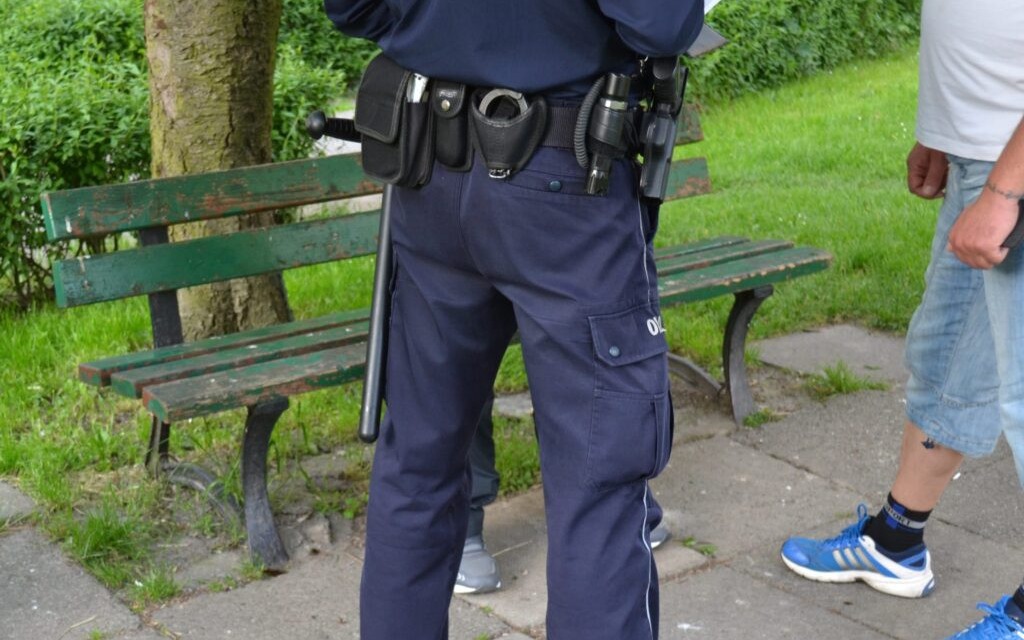 Znieważył policjantów po tym, jak został przyłapany na piciu piwa – miał 2,6 promila! - InfoBrzeszcze.pl