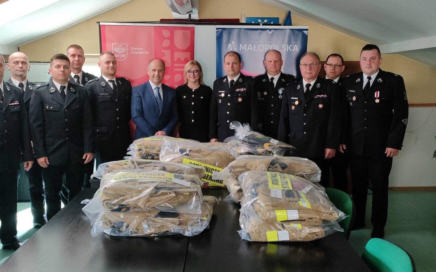 Ochotnicze Straże Pożarne otrzymały kolejne ubrania specjalistyczne