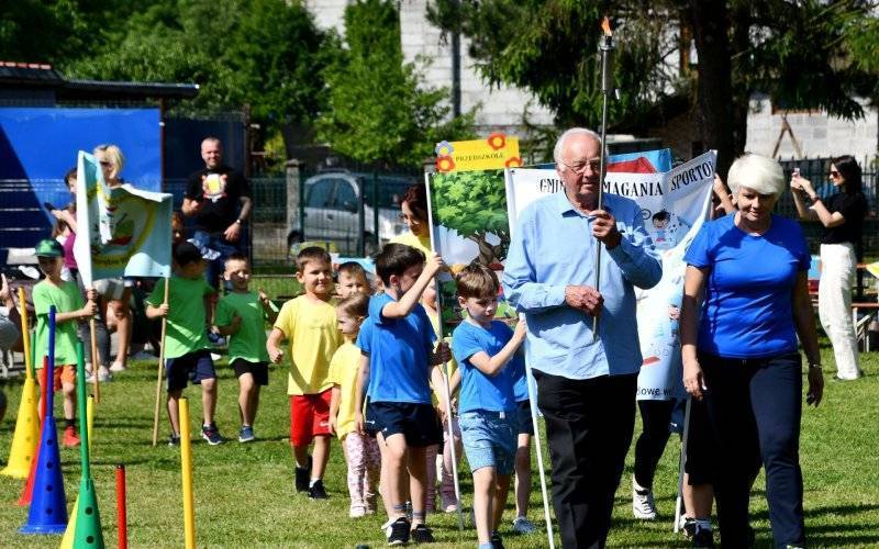 Zmagania sportowe przedszkolaków we Włosienicy