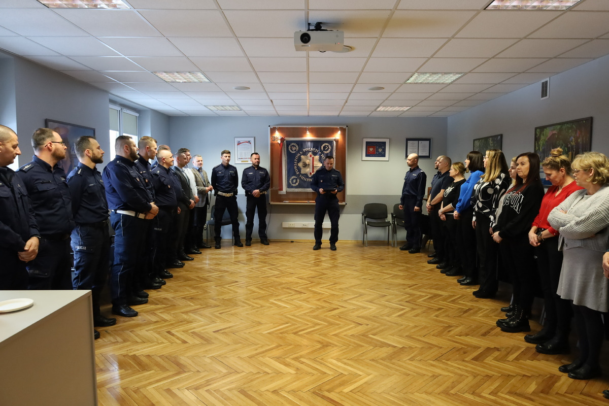 17.02 Dzień Służby Cywilnej. Życzenia i podziękowania dla pracowników cywilnych oświęcimskiej komendy Policji oraz podległych komisariatów Policji