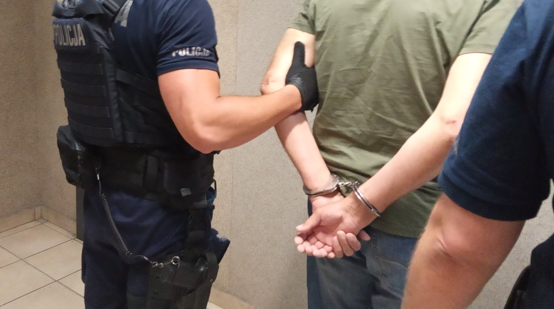 Oświęcim. Policjanci przedstawili ponad 200 zarzutów dealerowi narkotykowemu