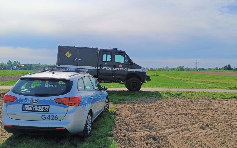 Gmina Polanka Wielka. Policjanci przez dobę strzegli miejsca odnalezienia niewybuchów