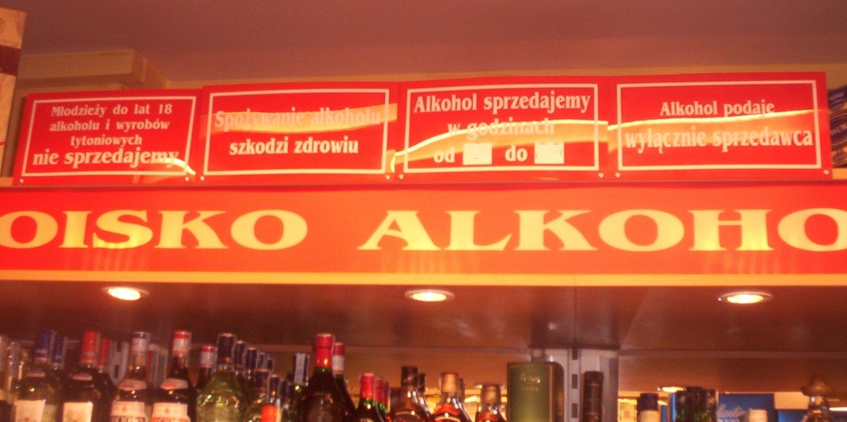 Oświęcim. Wszczął awanturę na stacji paliw, bo odmówiono mu sprzedaży piwa. Wzorowa reakcja pracownicy stacji paliw.
