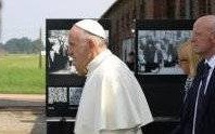 ŚDM. Papież Franciszek z wizytą w byłym niemieckim obozie koncentracyjnym Auschwitz – Birkenau