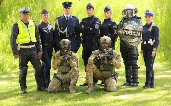 Oświęcim, Osiek, Kęty, Dwory, Pławy. Dzień Dziecka z policjantami