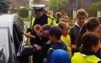 Poręba Wielka. Policjanci i uczniowie akcji - „Jabłko lub Cytrynka”