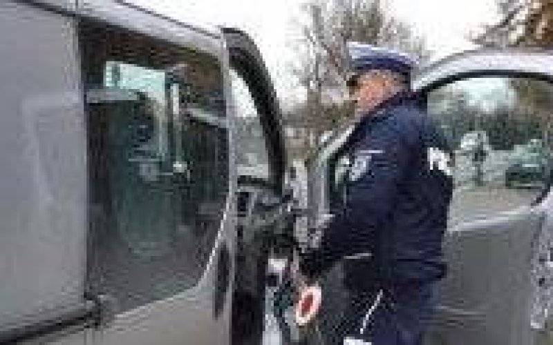 Zaborze. Policjanci wyeliminowali z ruchu drogowego nietrzeźwego kierowcę dostawczaka