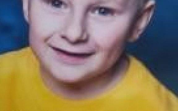 Pławy gm. Oświęcim. Policjanci i strażacy poszukują 6 - letniego Huberta Jarosz