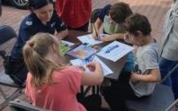 Oświęcim. Promowali bezpieczeństwo podczas plenerowej imprezy „Żegnaj lato na rok”